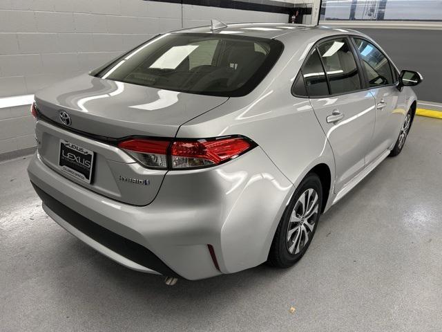 2021 toyota corolla hybrid le