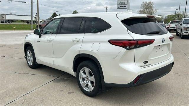 2021 toyota highlander hybrid le in cool, iowa