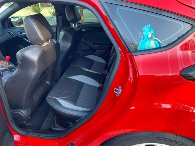 2016 ford focus st base