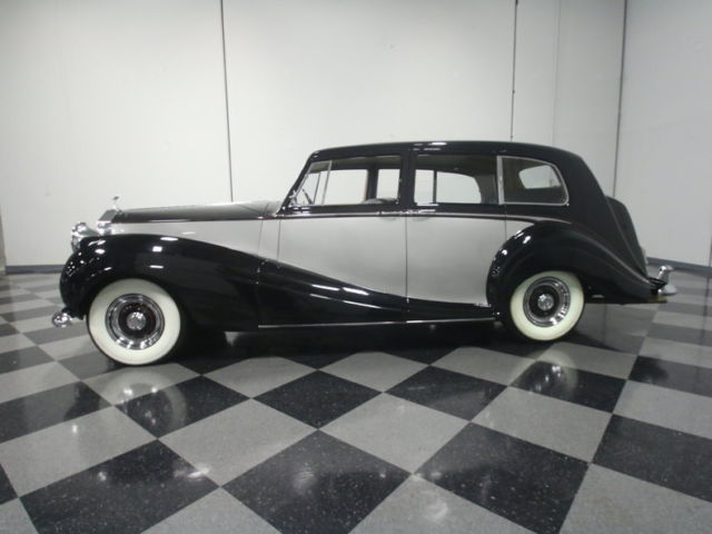 beautiful and rare, drives like a dream, 4.9l inline 6, auto, the best in luxury