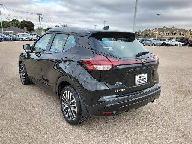 2022 nissan kicks sv