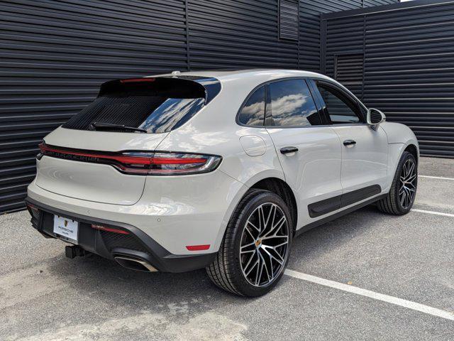 2024 porsche macan base
