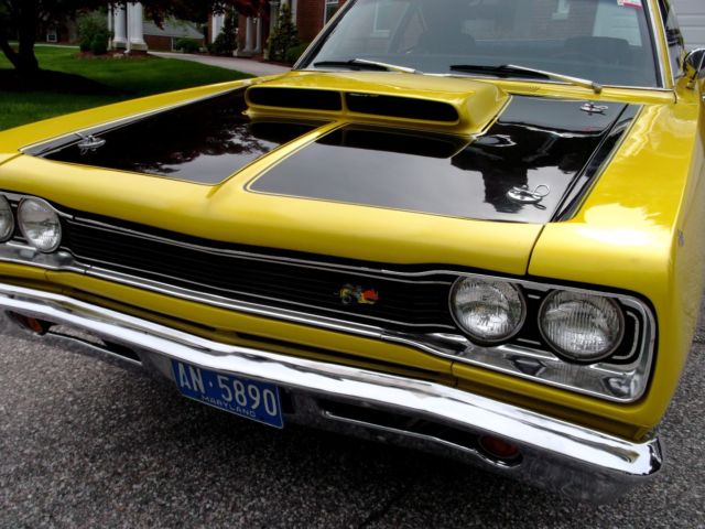 w/ 426 hemi and a833 4- speed (customized)