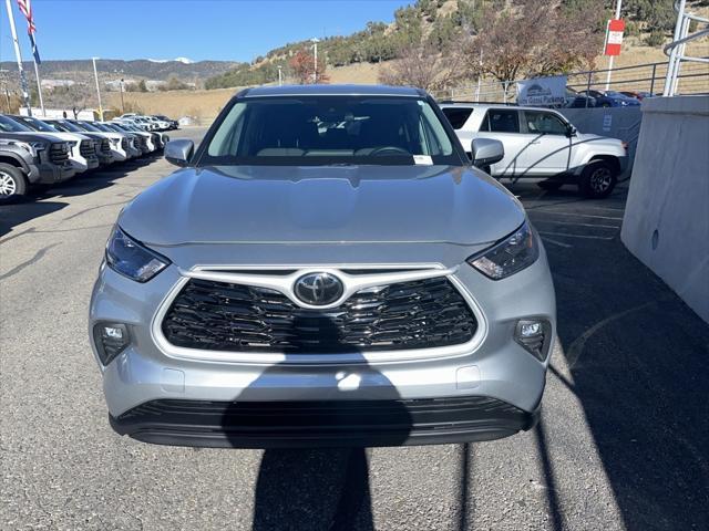 2024 toyota highlander le