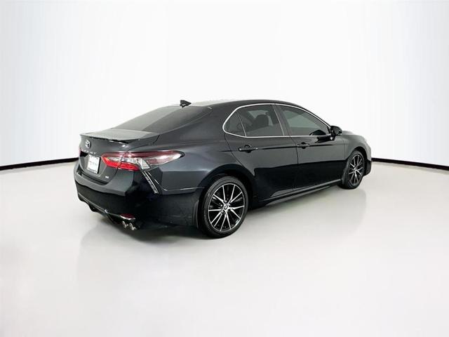 2022 toyota camry se