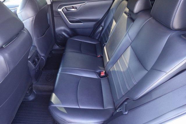2019 toyota rav4 hybrid se
