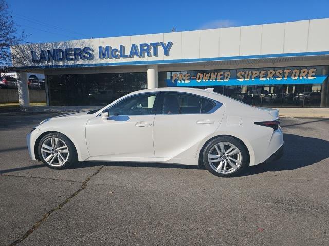 2022 lexus is 300 base