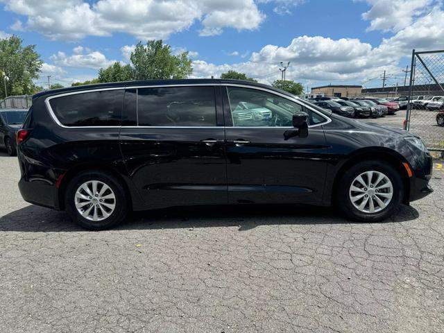 2018 chrysler pacifica touring plus