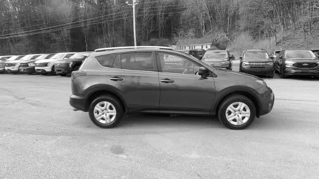 2015 toyota rav4 le in west minster, vermont