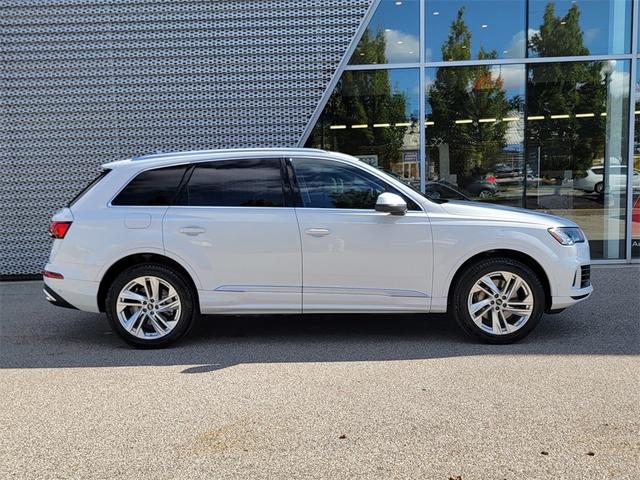 2024 audi q7 55 premium plus
