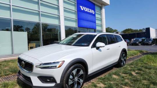 2024 Volvo V60 Cross Country