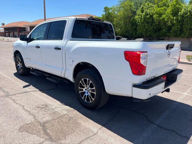 2022 nissan titan sv