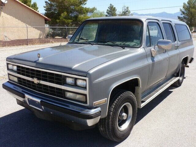 1989 chevrolet suburban 4x4 5.7 v8 2 airs panel doors 350 v8 clean old truck !!