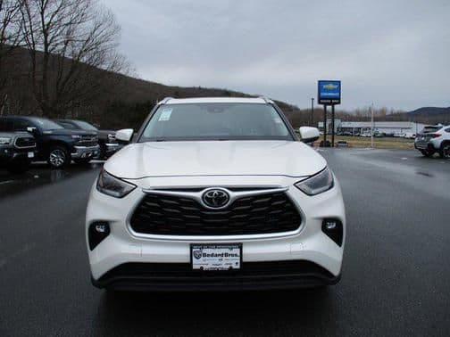 2021 toyota highlander xle 4dr all-wheel drive in cheshire, massachusetts