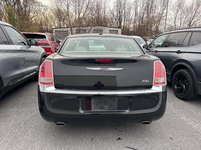 2013 chrysler 300 base