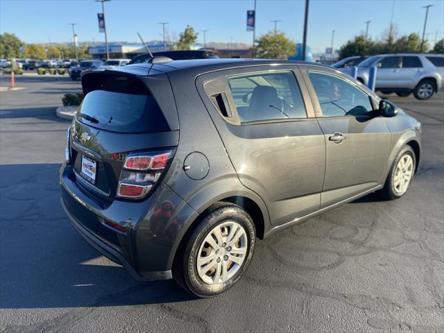 2020 chevrolet sonic fwd hatchback 1fl 5-door