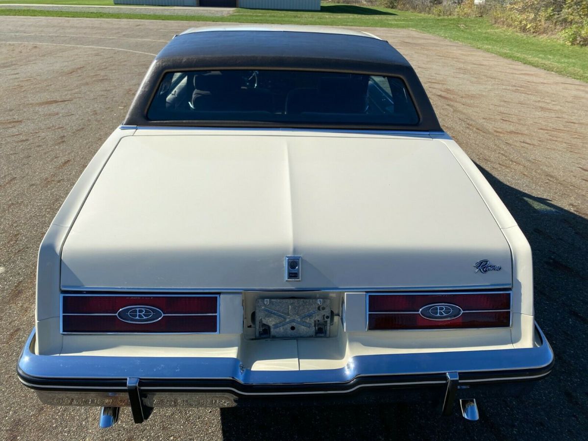1984 buick riviera 31,000 miles. perfect condition. no rust