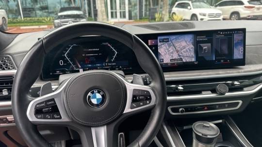 2023 BMW X7