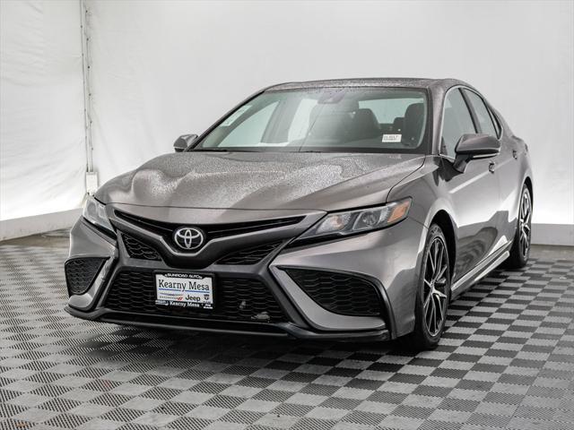 2022 toyota camry se