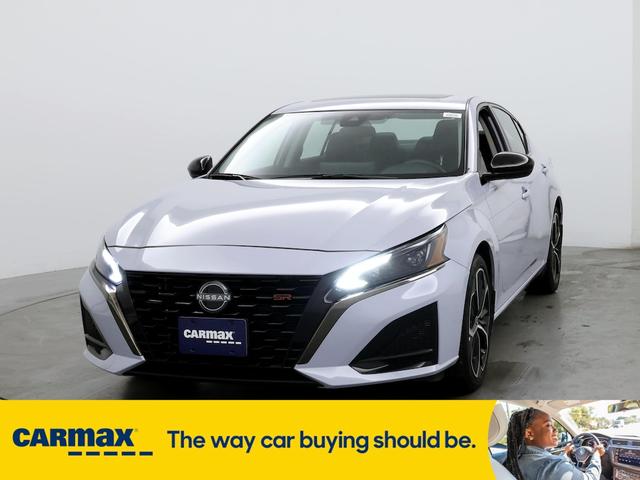 2023 nissan altima sr