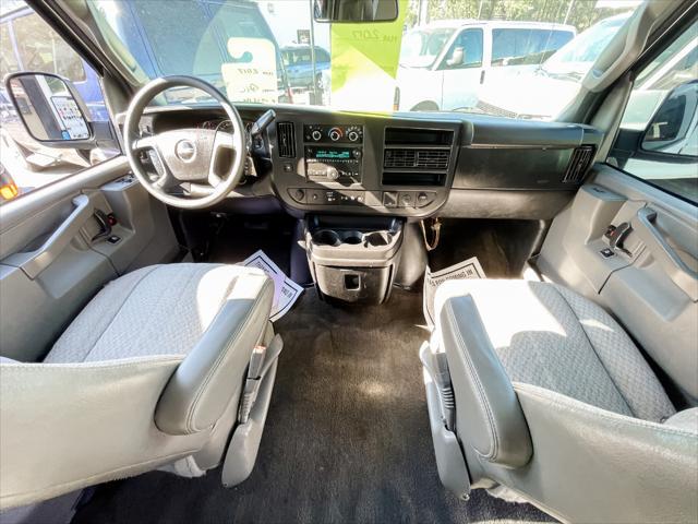 2017 gmc savana 3500 lt