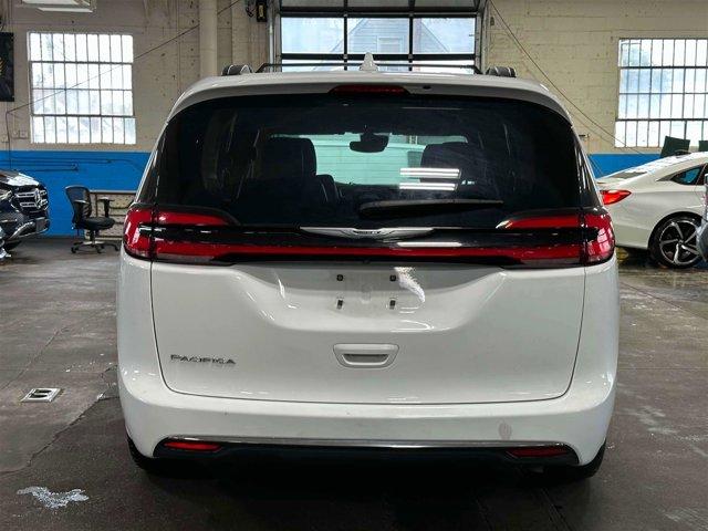 2022 chrysler pacifica touring l
