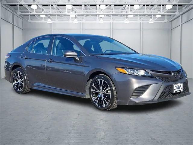 2020 toyota camry se