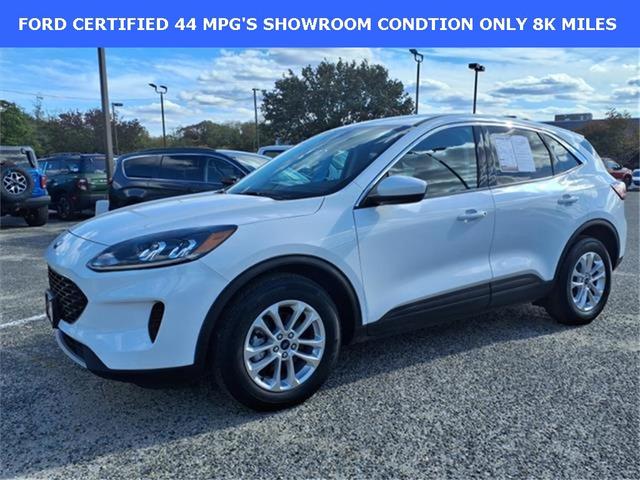 2021 ford escape se