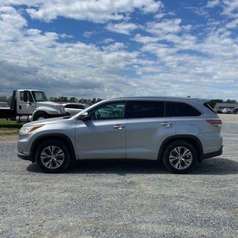 2014 toyota highlander xle in elizabeth, new jersey