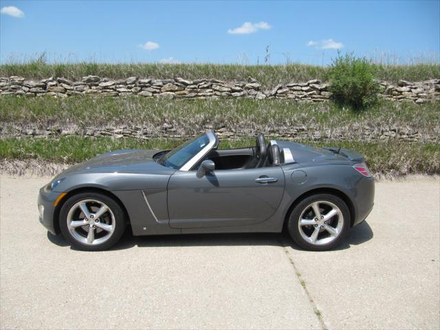 2009 saturn sky red line