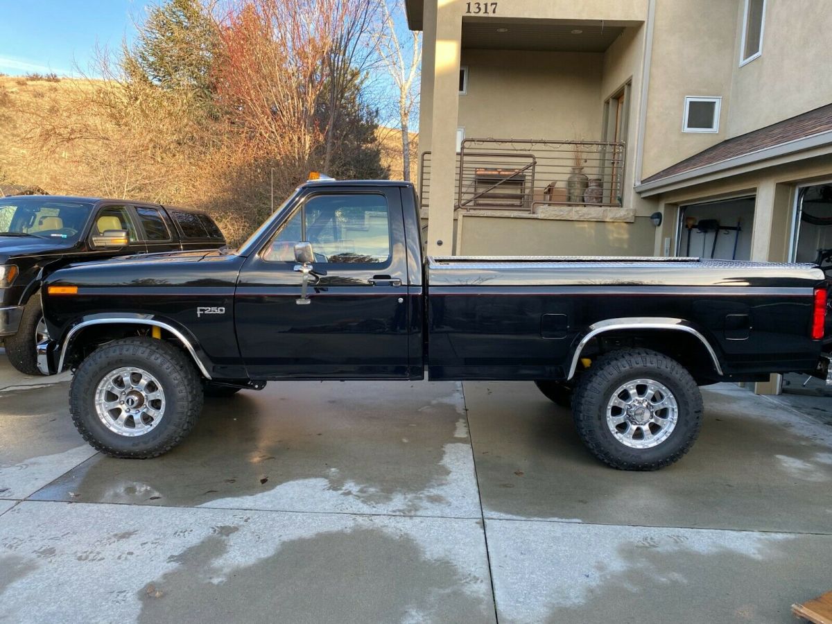 1984 ford f-250 long bed, custom hd, 460, 4x4, 4-speed