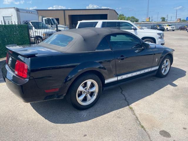2007 ford mustang deluxe