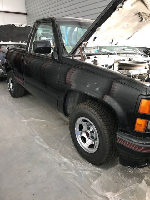 1991 chevrolet short bed sport very rare 5 speed stick shift v8 5.7 2wd