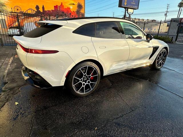 2021 aston martin dbx base