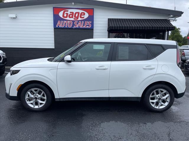2023 kia soul lx