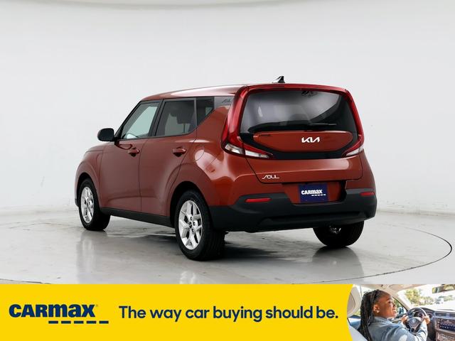 2022 kia soul lx