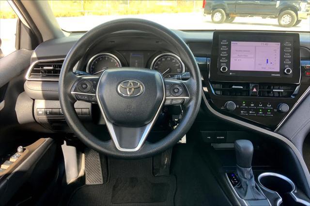 2021 toyota camry le