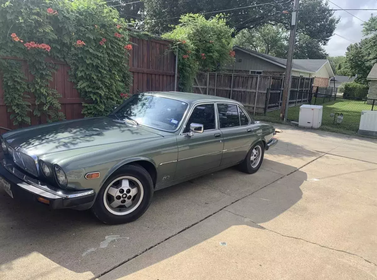 1986 jaguar xj6 sedan green vanden plas