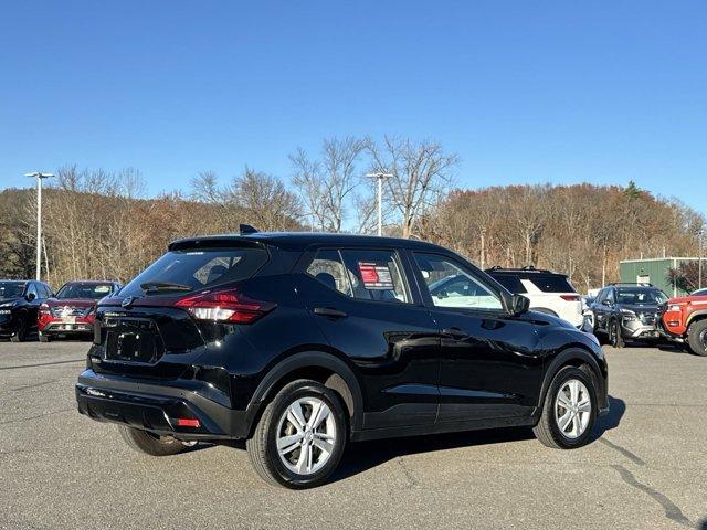 2021 nissan kicks s