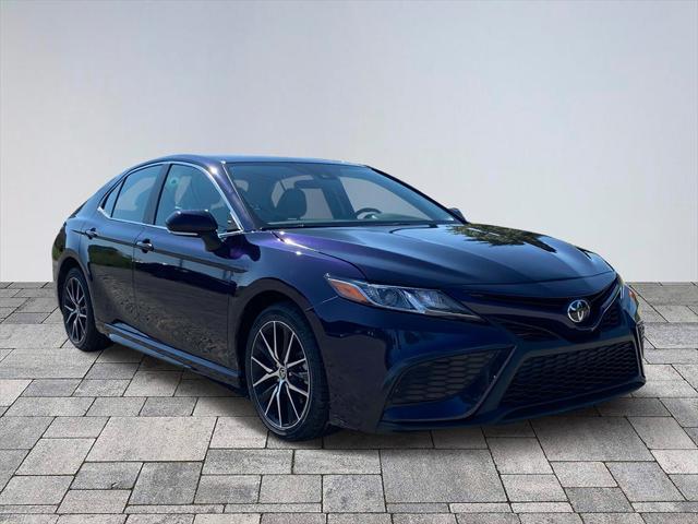 2022 toyota camry se