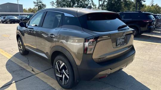 2025 Nissan Kicks sv