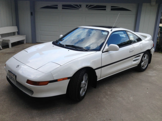 1993 toyota mr2 base 2.2l, very clean, reliable car. garaged. video