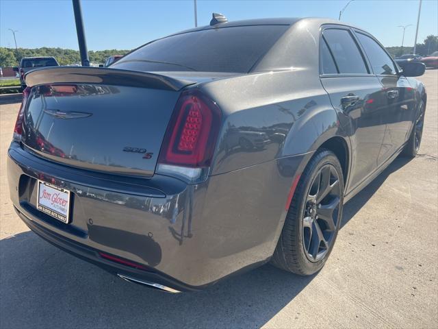 2021 chrysler 300 s