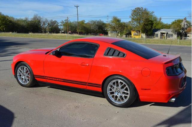 2013 ford mustang v6 premium