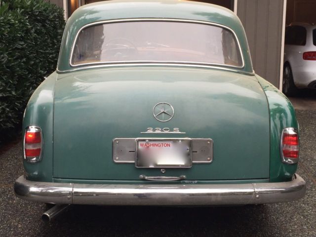 1957 mercedes-benz 220s ponton 4-door