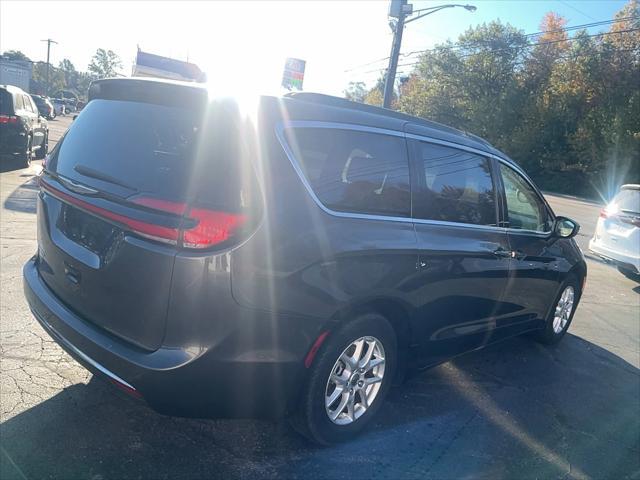 2022 chrysler pacifica touring l