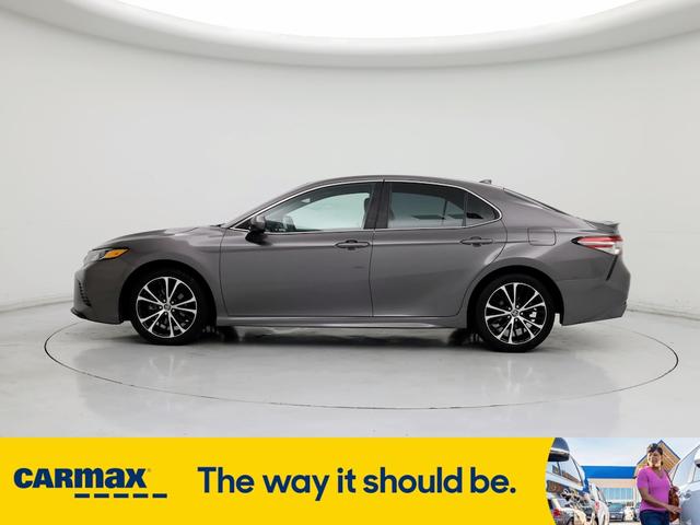 2019 toyota camry se