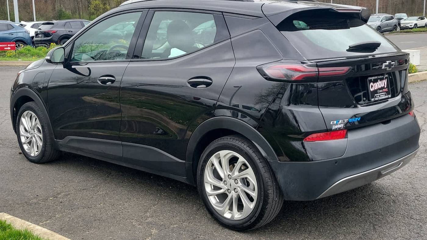 2023 chevrolet bolt euv lt