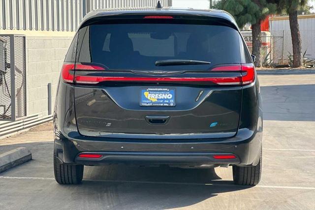 2023 chrysler pacifica hybrid touring l