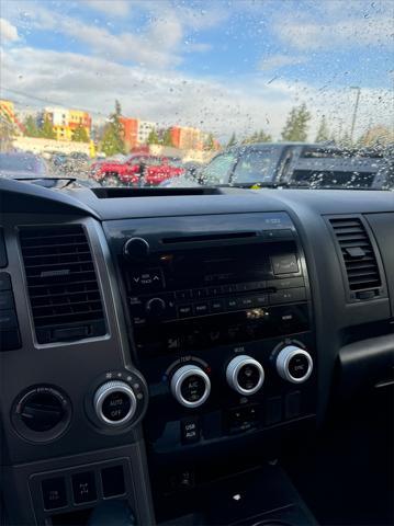 2013 toyota sequoia sr5